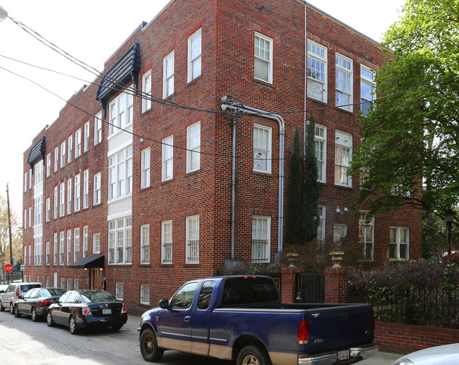 690 Piedmont Ave NE in Atlanta, GA - Foto de edificio - Building Photo