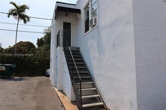 2244 NW 7th St-Unit -2 in Miami, FL - Building Photo - Building Photo