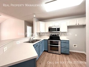 5928 Briggs Dr in Charlotte, NC - Building Photo - Building Photo