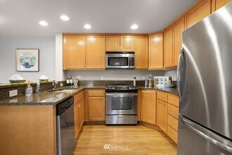 2121 N 113th St in Seattle, WA - Building Photo - Building Photo