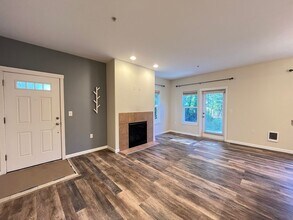 103 NE Canvasback Way in Hillsboro, OR - Building Photo - Building Photo