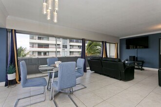 2015 Ala Wai Blvd in Honolulu, HI - Building Photo - Building Photo