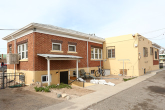 1210 Central Ave NW in Albuquerque, NM - Building Photo - Building Photo