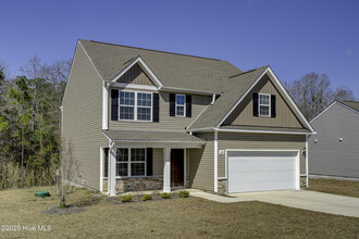 640 Poppleton Dr in Hampstead, NC - Building Photo - Building Photo