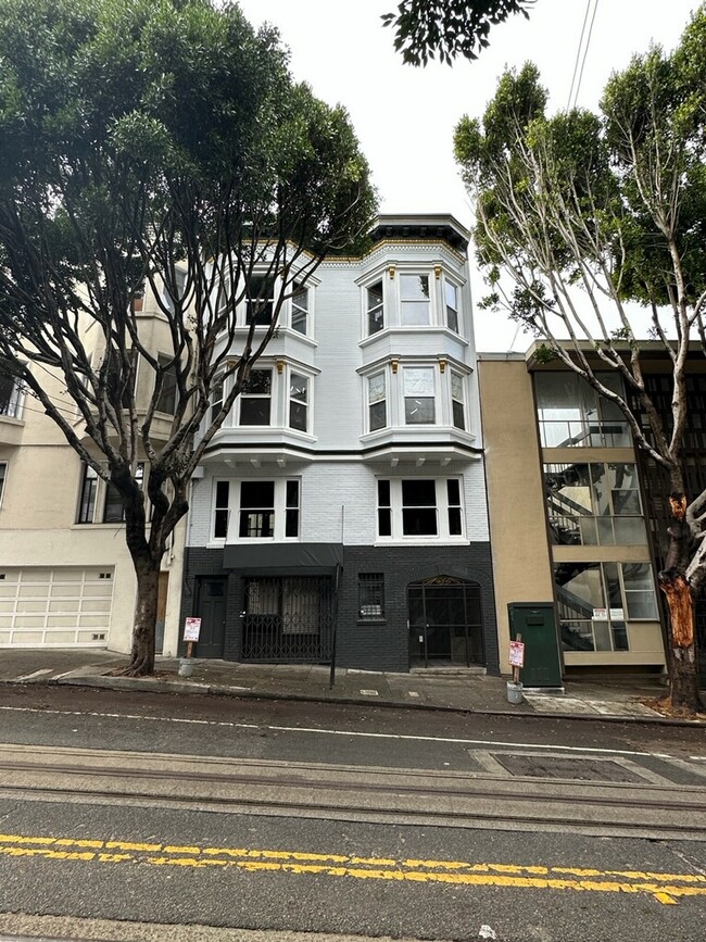 1555 Hyde St in San Francisco, CA - Building Photo - Building Photo