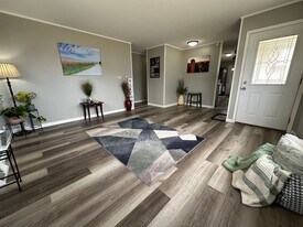 620 Lakeside St in Waterloo, IA - Building Photo