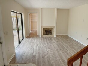 1304 13th Ln in Palm Beach Gardens, FL - Building Photo - Building Photo
