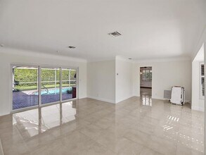 4731 NE 26th Ave in Fort Lauderdale, FL - Building Photo - Building Photo