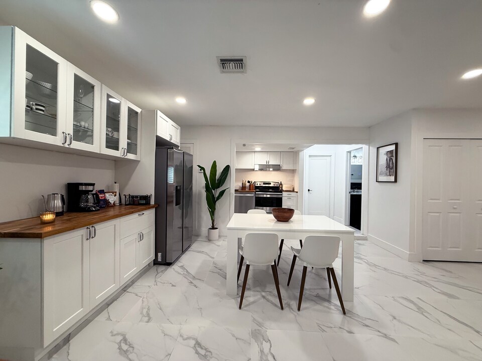 8700 SW 193rd Ter in Cutler Bay, FL - Foto de edificio