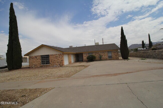 3406 Moonlight Ave in El Paso, TX - Building Photo - Building Photo