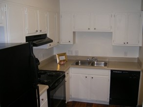 Cypress Ridge Apartments in Pensacola, FL - Building Photo - Interior Photo