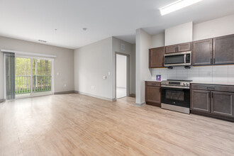 Eagle Park Vistas in Hanover, MD - Building Photo - Interior Photo