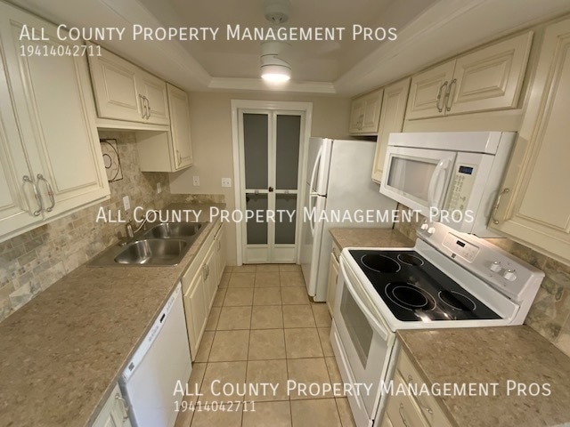 5800 Hollywood Blvd in Sarasota, FL - Building Photo - Building Photo