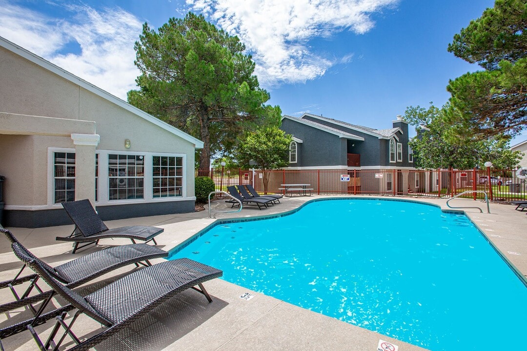 Park Place in Las Cruces, NM - Building Photo