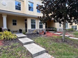 10957 Keys Gate Dr in Riverview, FL - Building Photo