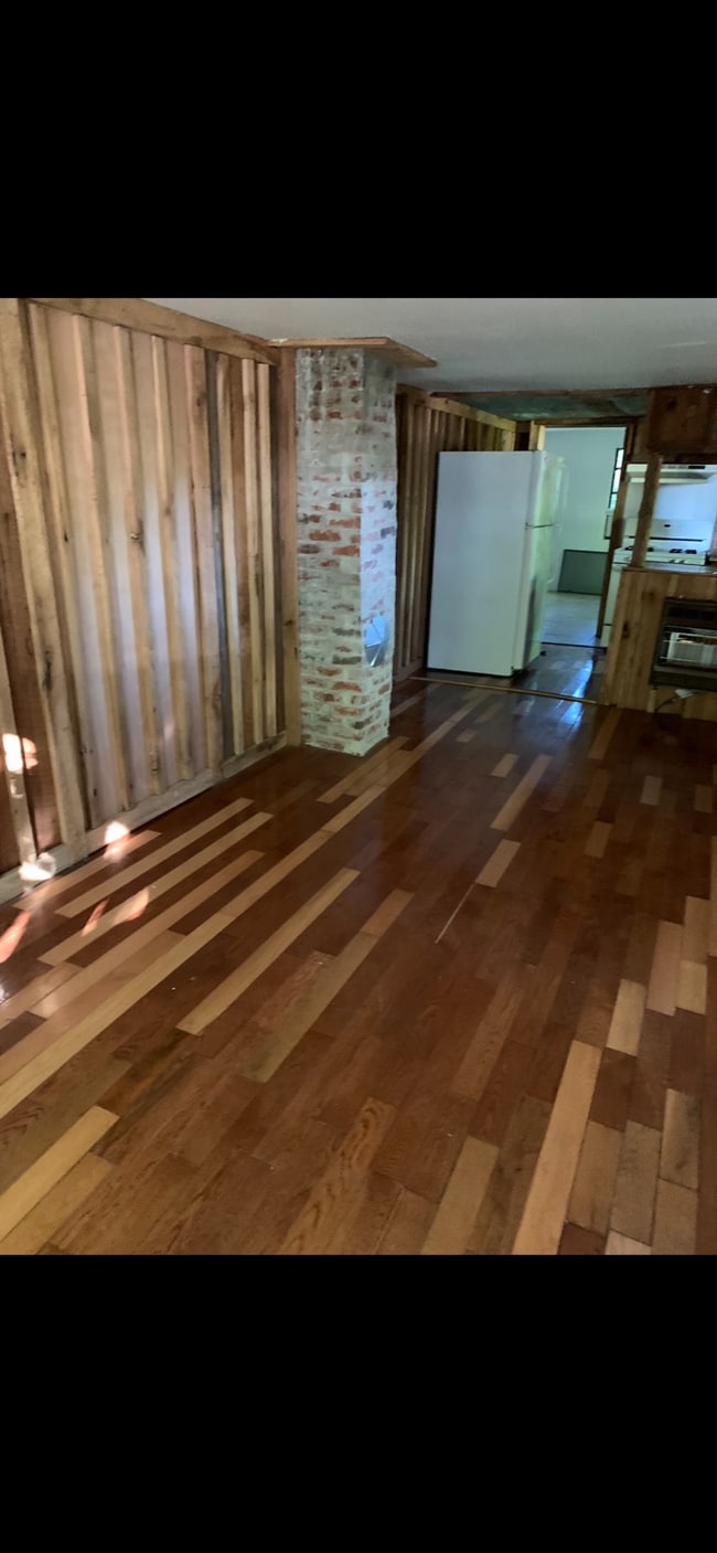 property at 804 Jimmy Driftwood Pkwy