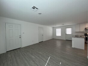 7314 Silos Rdg in San Antonio, TX - Building Photo - Building Photo