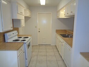 1616 Hazelwood St in Conroe, TX - Building Photo - Building Photo