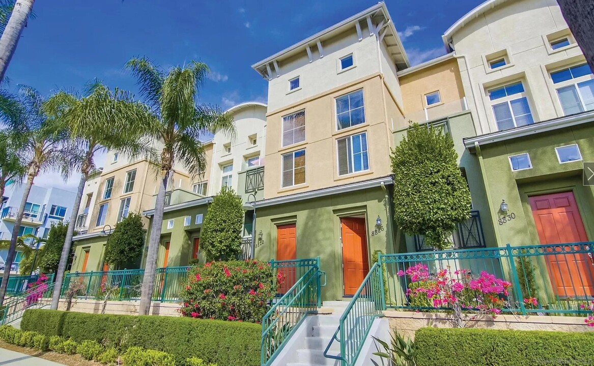 8826 Spectrum Center Blvd in San Diego, CA - Building Photo