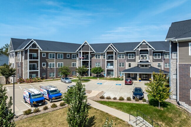 9001 Windsor Pky in Johnston, IA - Building Photo - Building Photo