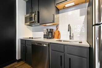 611 Commerce St in New Orleans, LA - Foto de edificio - Building Photo