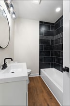 1956 W 14th Ave in Gary, IN - Foto de edificio - Building Photo