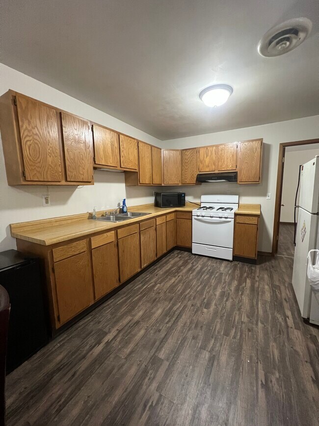 103 Grand Ave E, Unit 2 photo'
