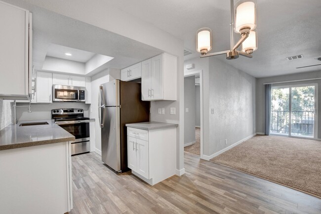 Cascade Apartments in Henderson, NV - Foto de edificio - Building Photo