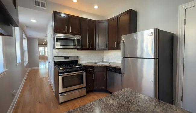 4452 N Sheridan Rd, Unit 4452-3 in Chicago, IL - Building Photo - Building Photo