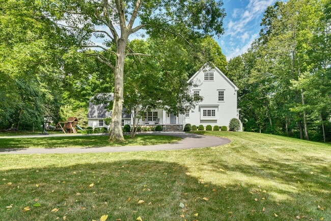9 Lantern Ridge Rd in New Canaan, CT - Building Photo - Building Photo