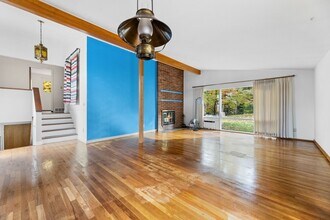 4572 151st Ave SE in Bellevue, WA - Building Photo - Building Photo