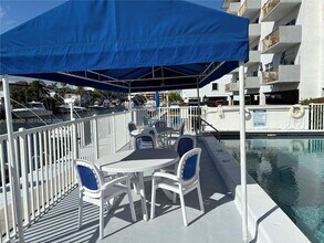 3770 NE 171 St in Miami, FL - Building Photo - Building Photo