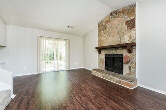 6198 Creekford Dr in Lithonia, GA - Building Photo - Building Photo