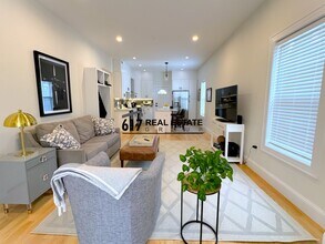 58 Springfield St, Unit 3 in Somerville, MA - Foto de edificio - Building Photo