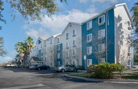 Extended Stay America Select Suites Orlando in Orlando, FL - Foto de edificio - Building Photo