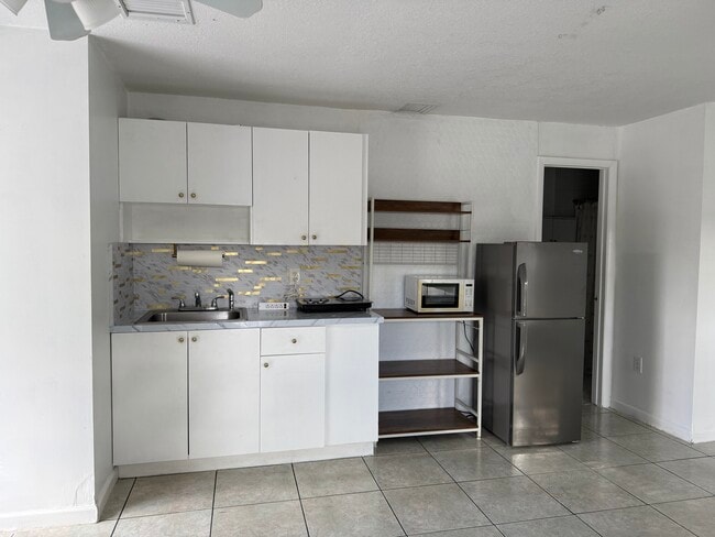 7805 SW 129th Ct in Miami, FL - Building Photo - Building Photo