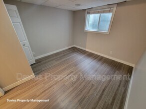 5061 Stanton Dr SW in Edmonton, AB - Building Photo - Building Photo