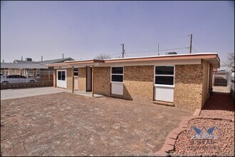 9004 Acatlan Ln in El Paso, TX - Building Photo - Building Photo