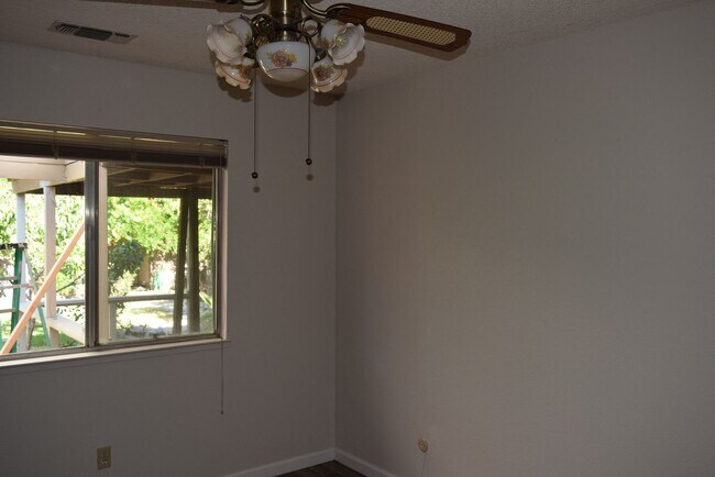 851 Tarrogana Dr in Tracy, CA - Building Photo - Building Photo