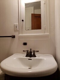 1120 NE Shaw St, Unit 2 photo'