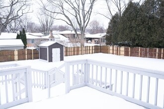 919 Seneca Dr in Crown Point, IN - Foto de edificio - Building Photo