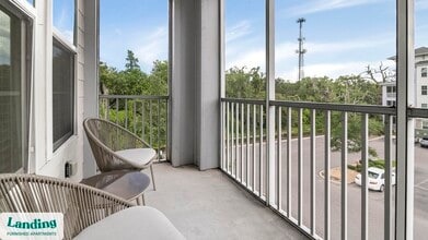2300 Tapestry Park Dr, Unit 2380-301 in Land O Lakes, FL - Foto de edificio - Building Photo
