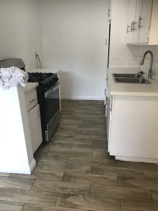 7732 Chapman Ave in Garden Grove, CA - Building Photo - Building Photo