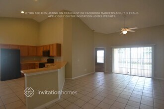 1124 Cedarwood Way in Clermont, FL - Foto de edificio - Building Photo