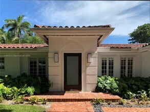 614 San Juan Dr in Coral Gables, FL - Building Photo - Building Photo