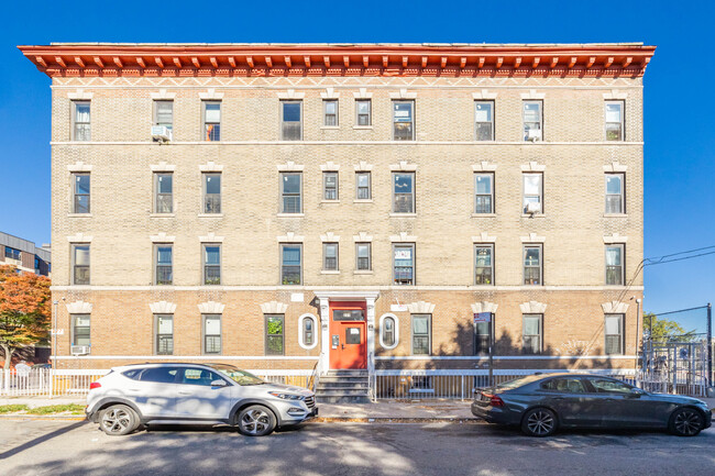 386 Belmont Ave in Brooklyn, NY - Foto de edificio - Building Photo