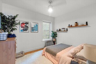 2447 N Kildare Ave, Unit 1 in Chicago, IL - Building Photo - Building Photo