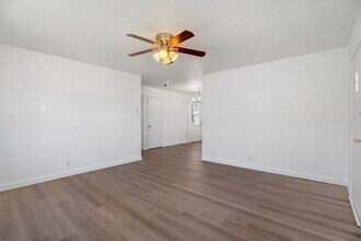 358 Anton Dr in San Antonio, TX - Building Photo - Building Photo