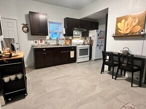 85 Leonard Ave, Unit 1 in East Providence, RI - Building Photo - Building Photo