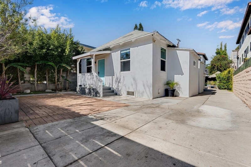 631 Indiana Ave in Los Angeles, CA - Building Photo